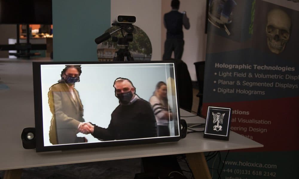 World’s first 5G to 5G holographic 3D video chat 