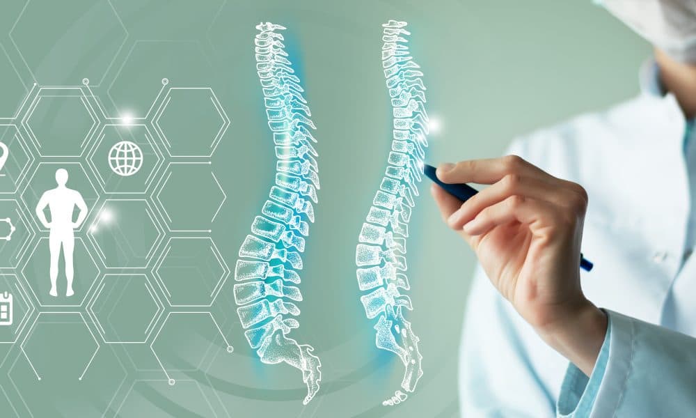 Unrecognizable female doctor holding graphic virtual visualizati UK research brings hope for spinal cord injury treatment