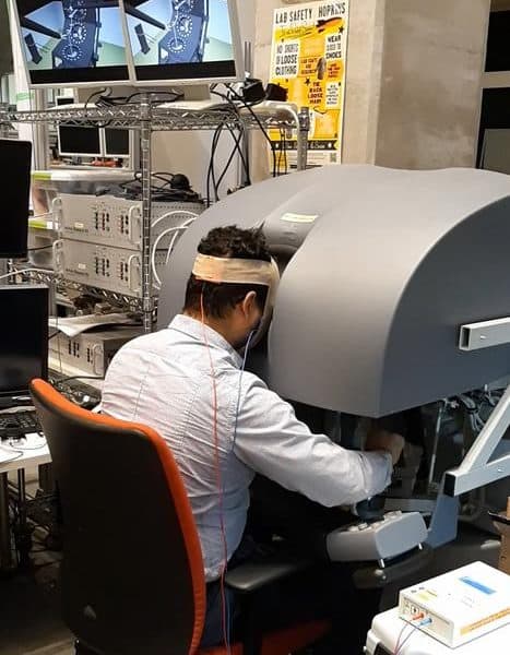 Electric ‘nudges’ could help improve surgical training