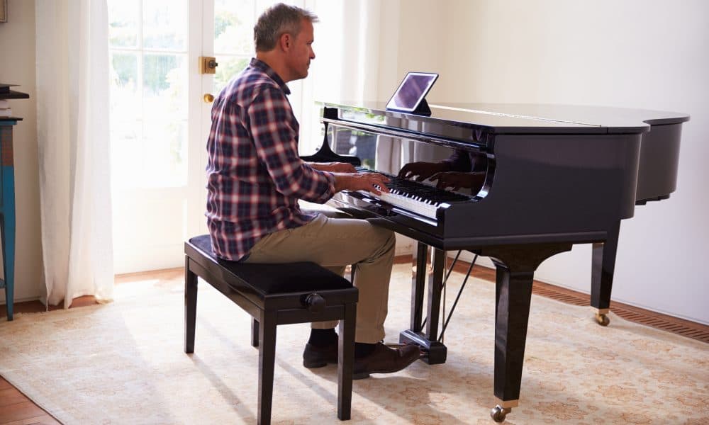 AdobeStock_87896684 Playing an instrument linked to better brain health in later life