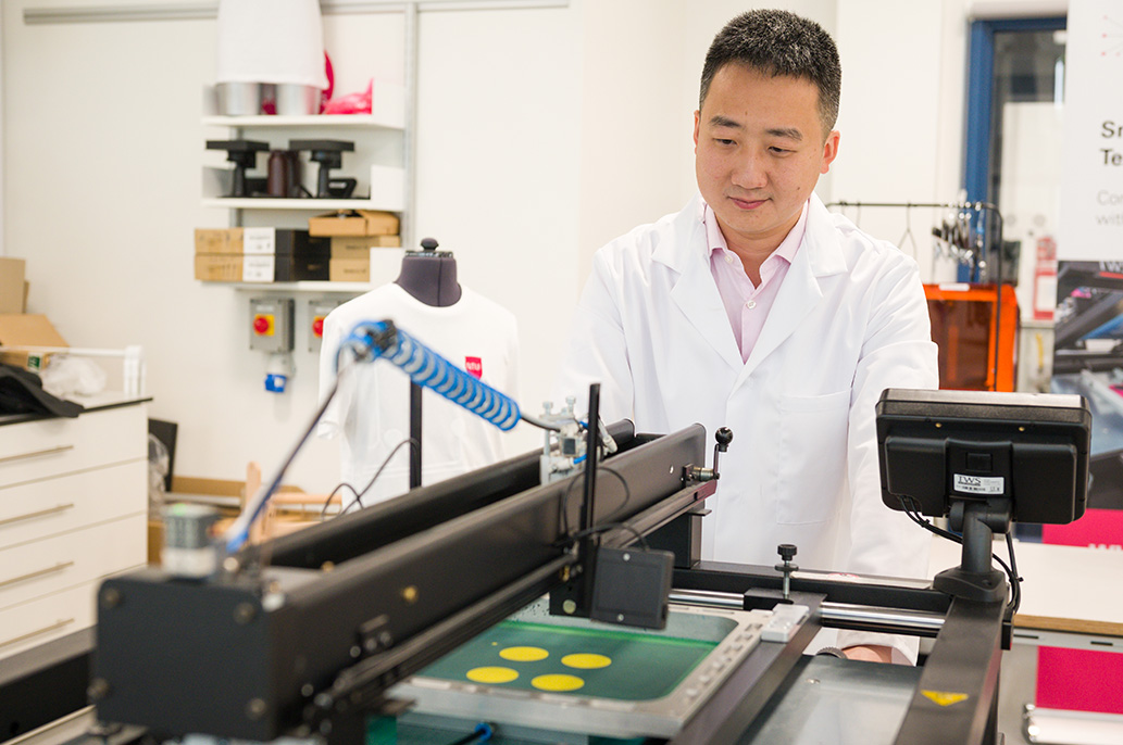 Scientists develop smart textile band to monitor muscle health and improve healthy ageing