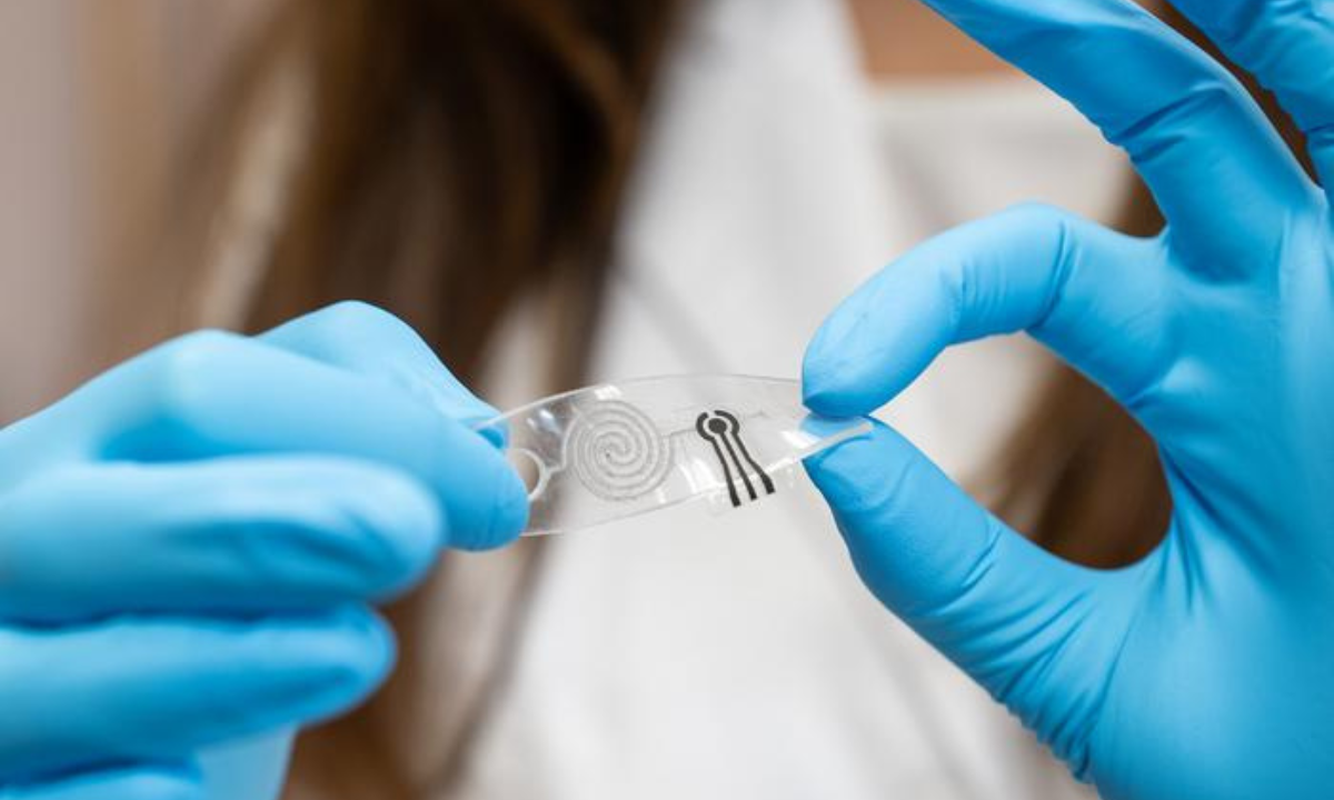 Sticker-like sensor tracks sweat for early health warnings