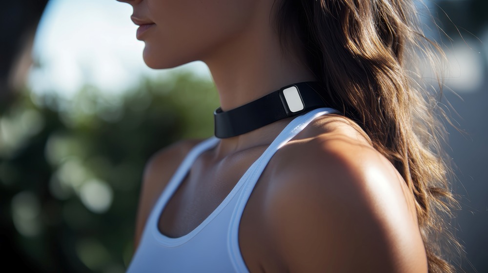 AI restores voice by reading neck muscle movements