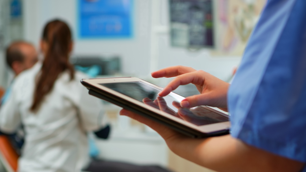 Digital intelligence key to improve patient flow, if conditions are right – new report