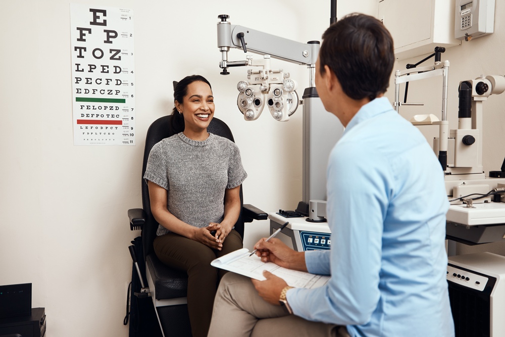 Gov invests £20m to digitise high street eye referrals